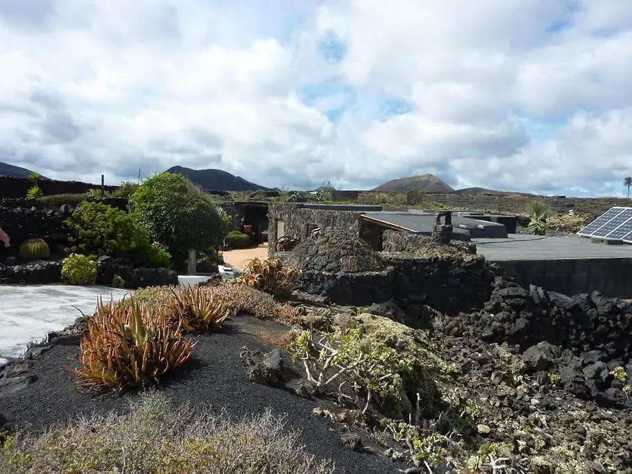 Los Frailes eco finca Tinajo
